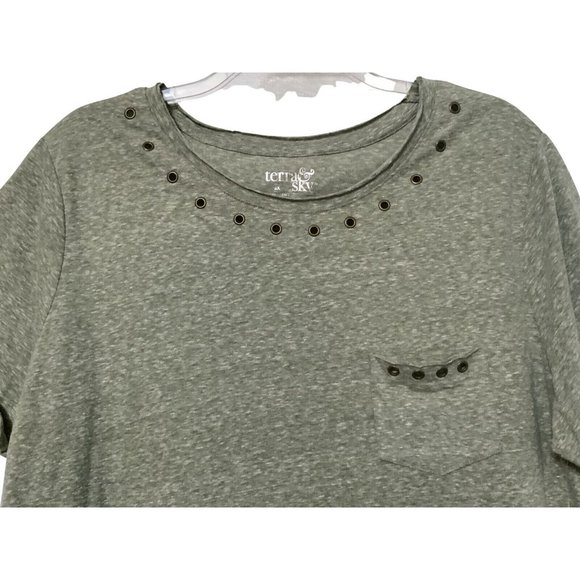 Terra & Sky T Shirt Womens Plus Size 2X Green Short Sleeve Rivets Scoop Neck Top - Picture 2 of 15